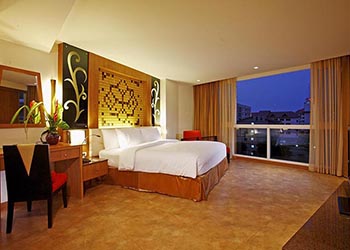bedroom deluxe suite