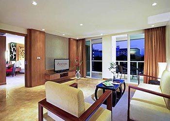 bedroom deluxe suite