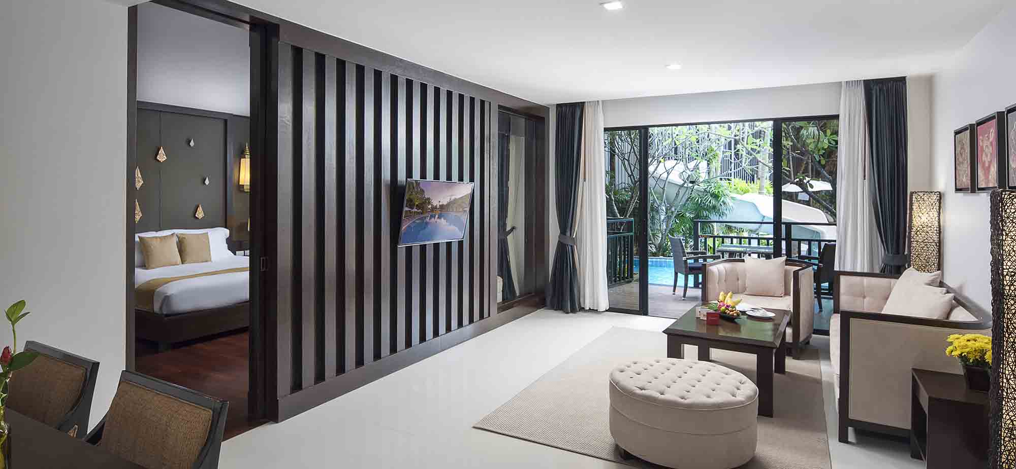 Junior Suite Pool Access