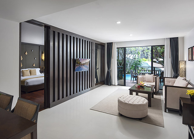 Junior Suite Pool Access