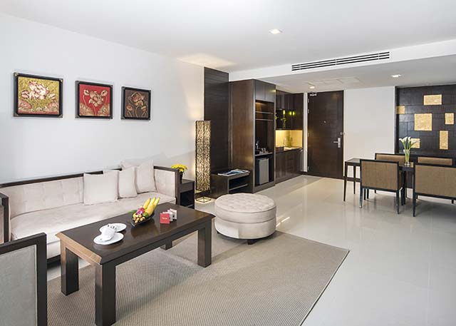 Junior Suite Pool Access