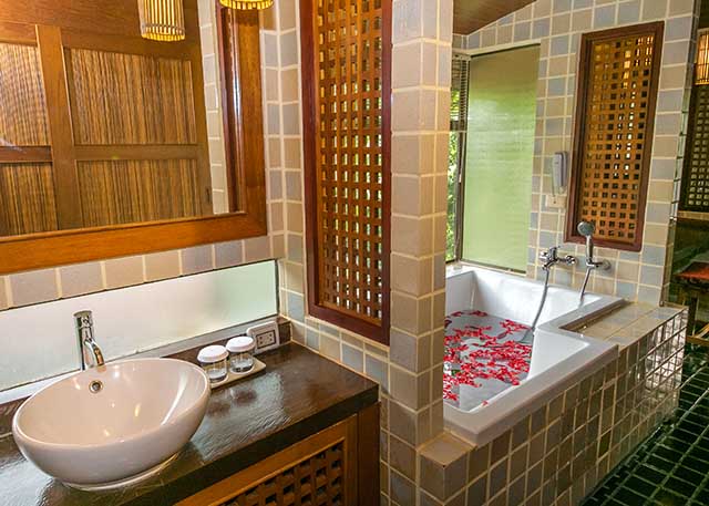 Cabana Suite Bathroom