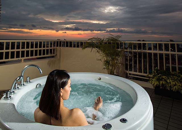 Deluxe Honeymoon SPA Suite at The Terraces