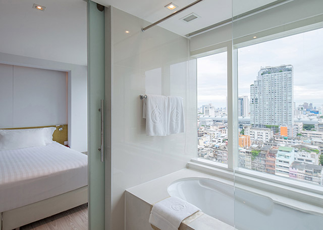 Deluxe Family Bathroom