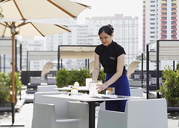 cafe 9 and moom sabai