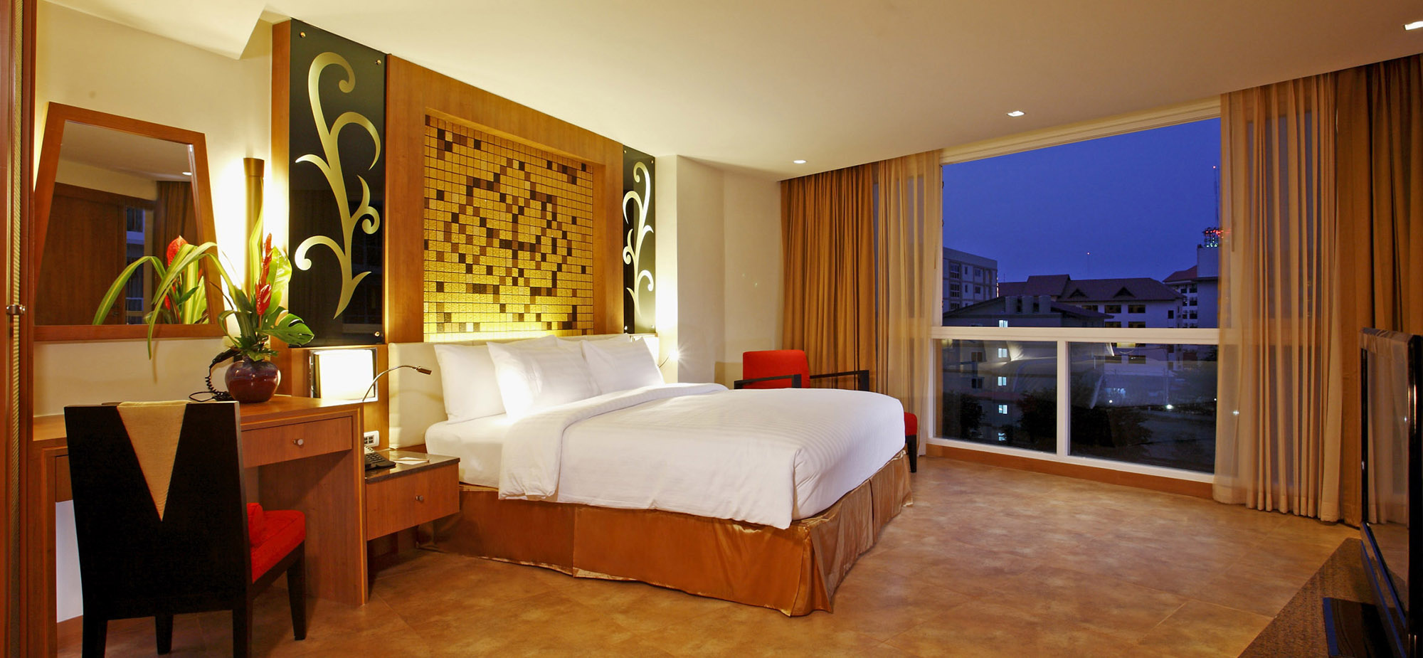 One Bedroom Deluxe Suite