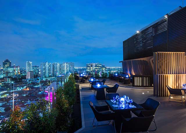 蓝天屋顶酒吧与餐厅